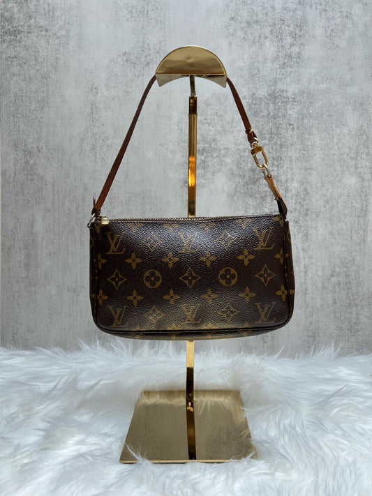Louis Vuitton Monogram Pochette